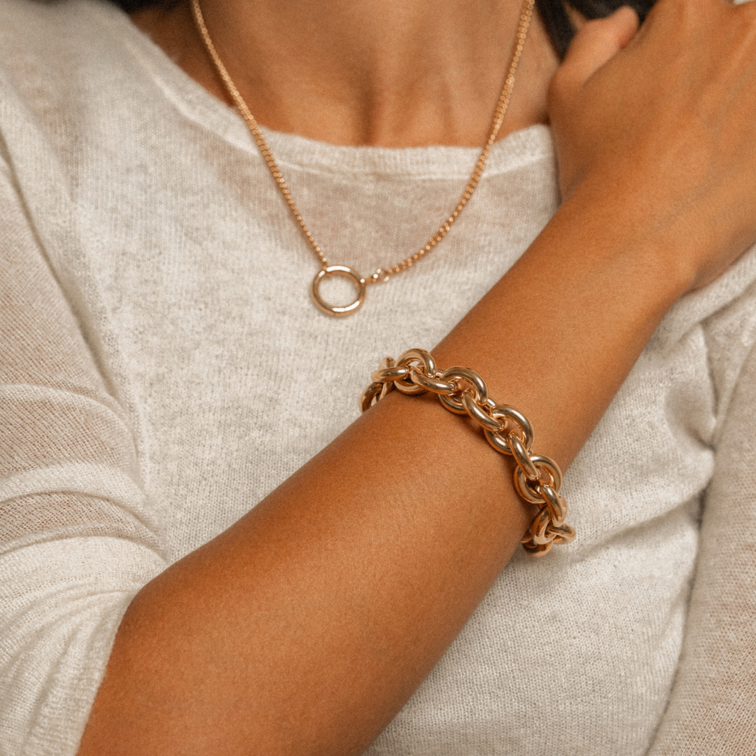The Round Clasp