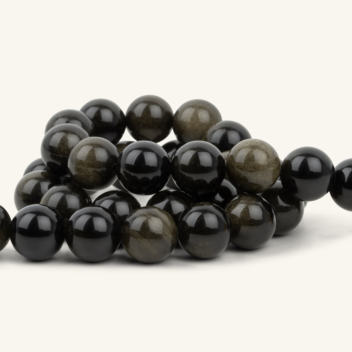 Statement-Halskette Black Gold - Der runde Verschluss